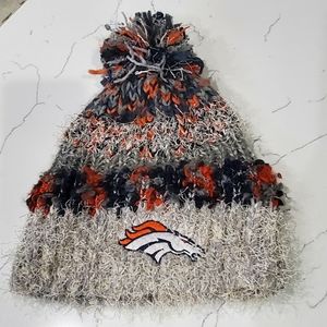 Bronco beanie